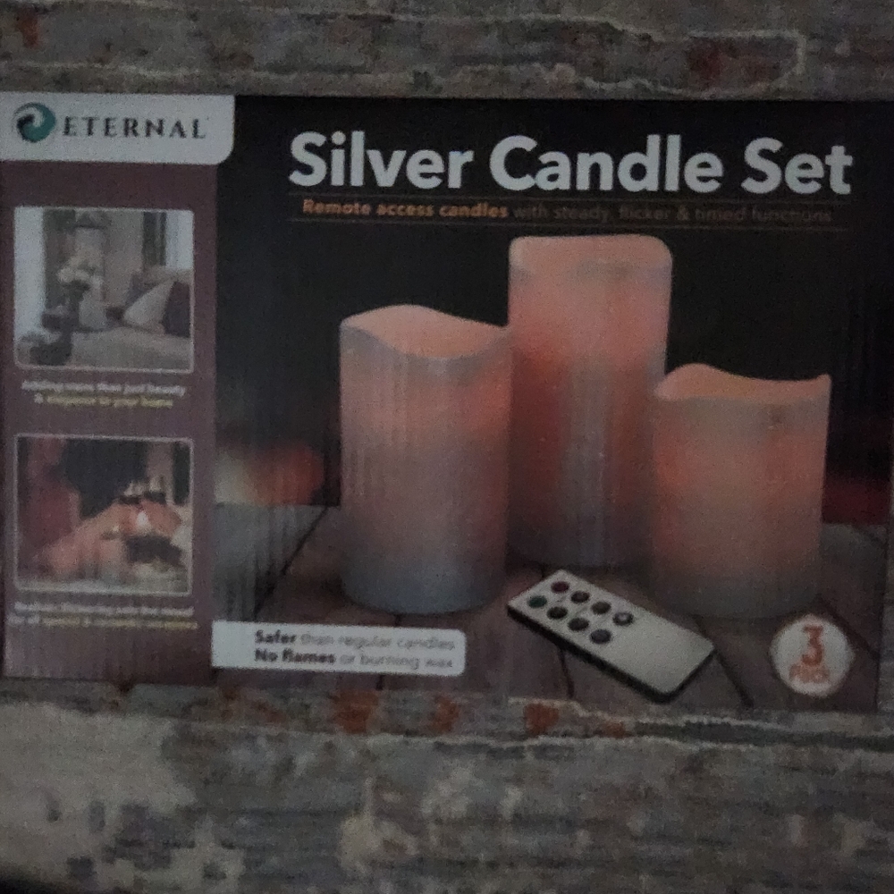 Set of 3 battery operated candles Silver with remote, New in Box